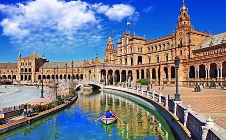 Visit the beautiful city of Seville:
It is the largest town in Southern Spain, culturally and architecturally rich.